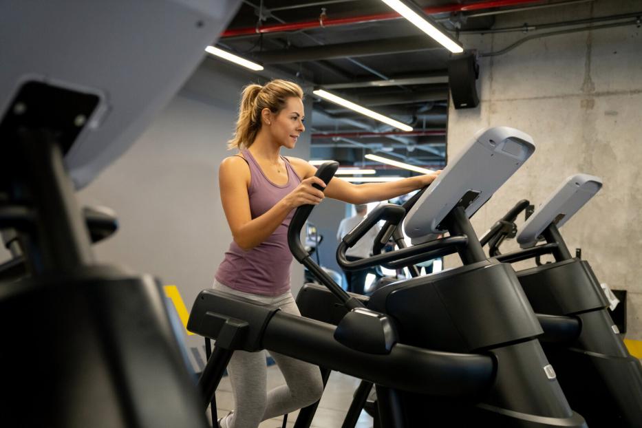 Incline Walking auf dem Crosstrainer